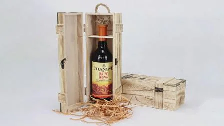 Одиночная деревянная коробка для вина с реставрационным антикварным дизайном.